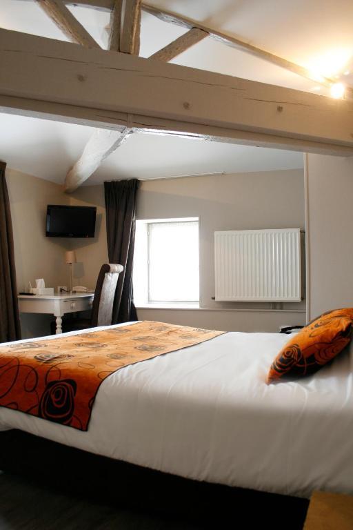 Logis Hostellerie De L'Abbaye Celles-sur-Belle Habitación foto
